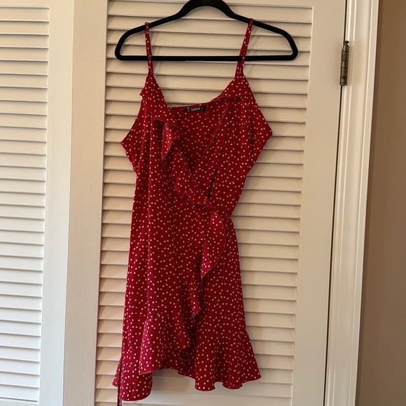 ✨ SHEIN Red White Hearts Wrap Ruffle Tank Dress Size Large EUC ✨ - Picture 3 of 4